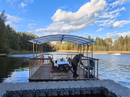 Беседка на воде