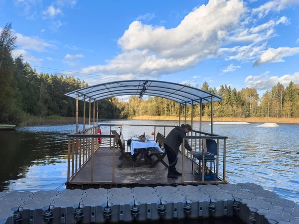 Беседка на воде